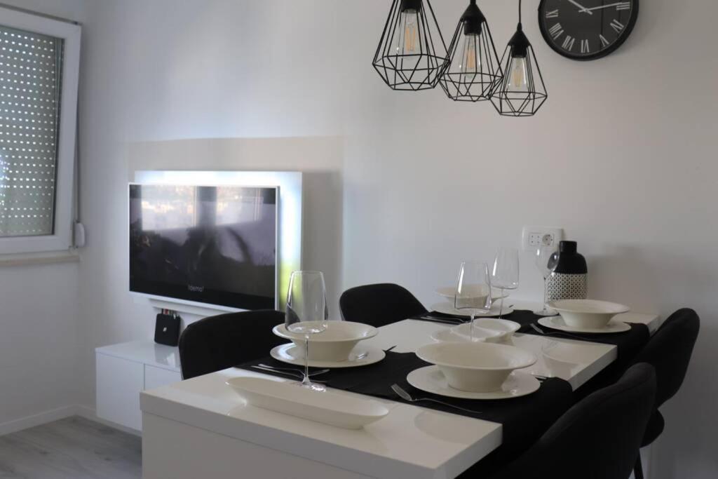 New! Top Apartment, Split View From Above Екстериор снимка
