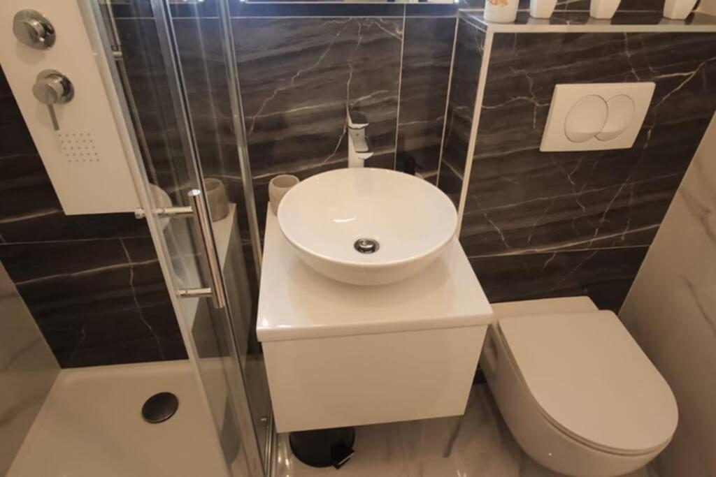 New! Top Apartment, Split View From Above Екстериор снимка