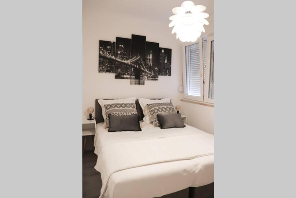 New! Top Apartment, Split View From Above Екстериор снимка