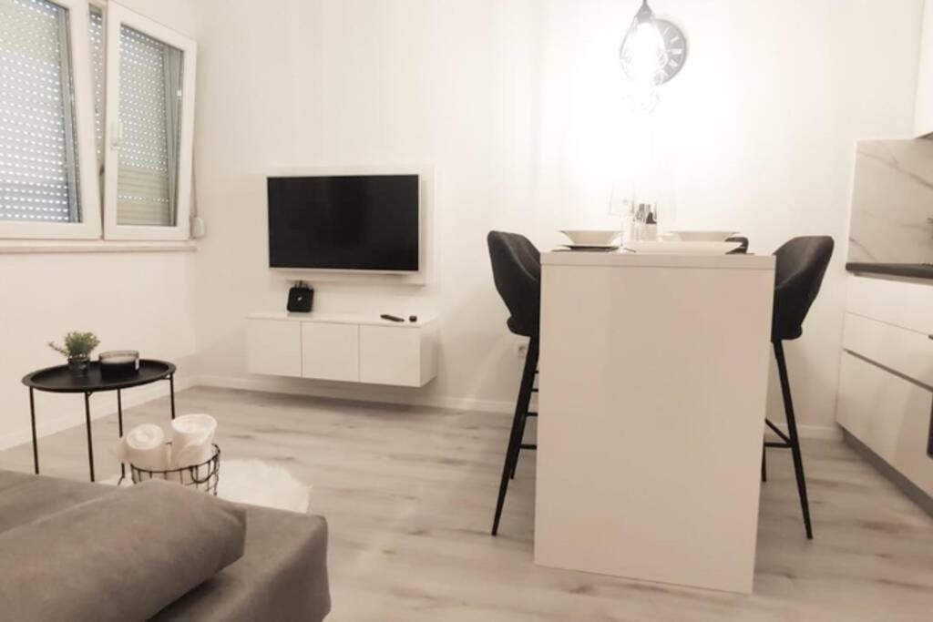 New! Top Apartment, Split View From Above Екстериор снимка
