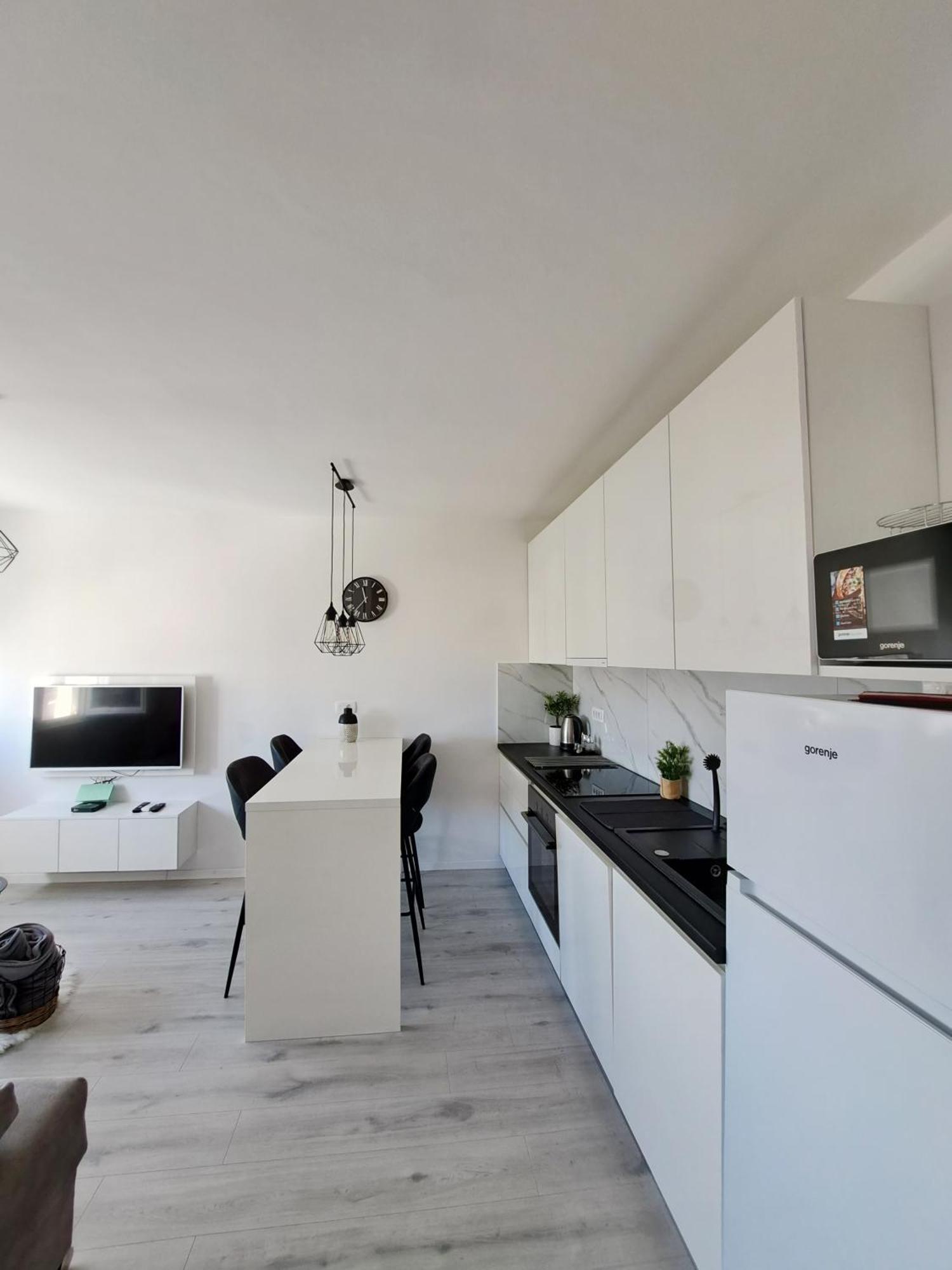 New! Top Apartment, Split View From Above Екстериор снимка
